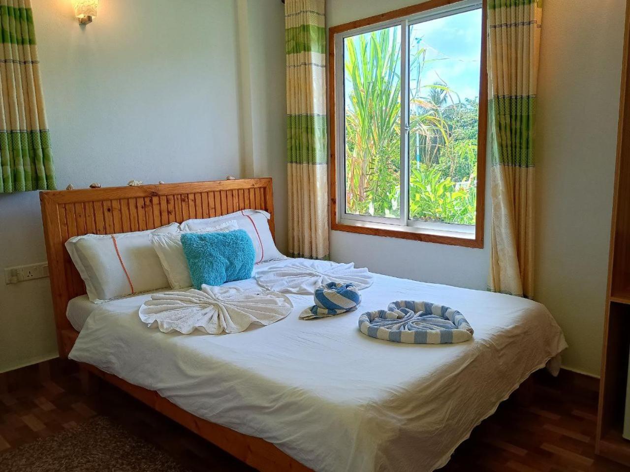 Olhumathi View Inn Ukulhas Island Ngoại thất bức ảnh